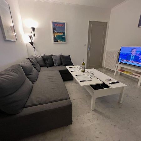 Seafront - Beautiful Flat With Aircon And Comfortable Loggia Vallauris Eksteriør billede