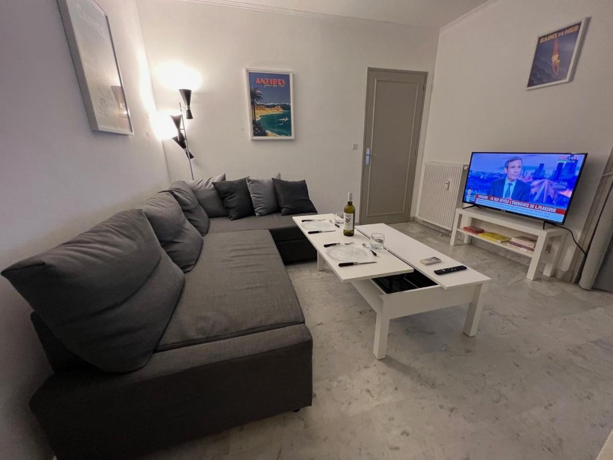 Seafront - Beautiful Flat With Aircon And Comfortable Loggia Vallauris Eksteriør billede