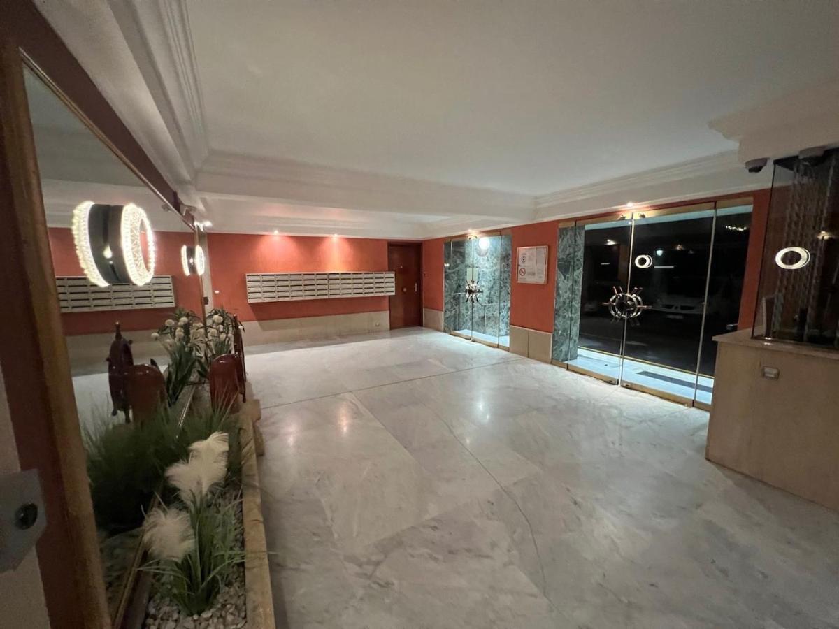 Seafront - Beautiful Flat With Aircon And Comfortable Loggia Vallauris Eksteriør billede