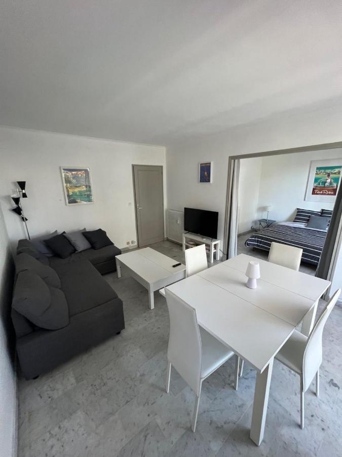 Seafront - Beautiful Flat With Aircon And Comfortable Loggia Vallauris Eksteriør billede