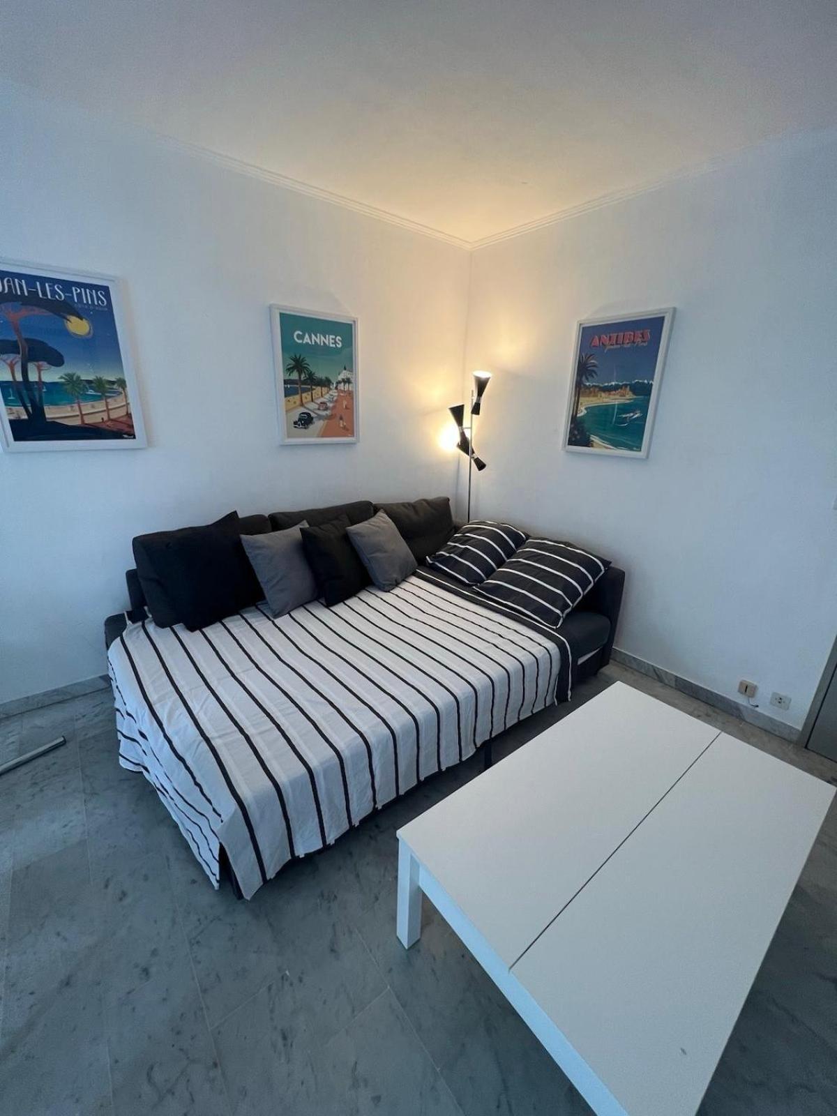 Seafront - Beautiful Flat With Aircon And Comfortable Loggia Vallauris Eksteriør billede